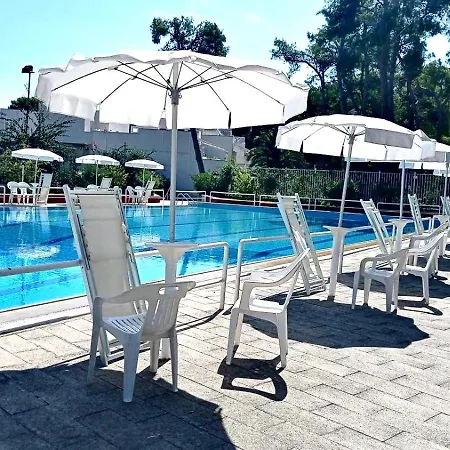 Casa Con Piscina, Tennis E Parco Condominiali *