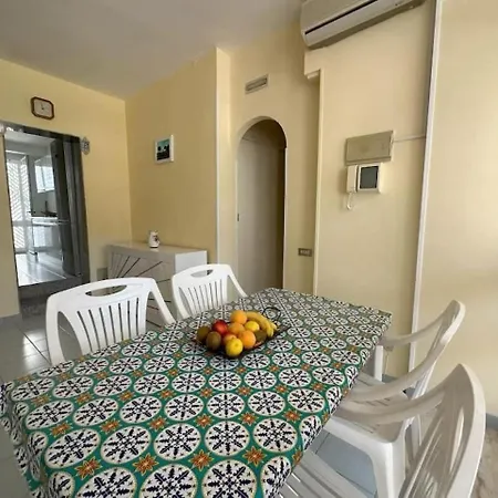 Casa Con Piscina, Tennis E Parco Condominiali